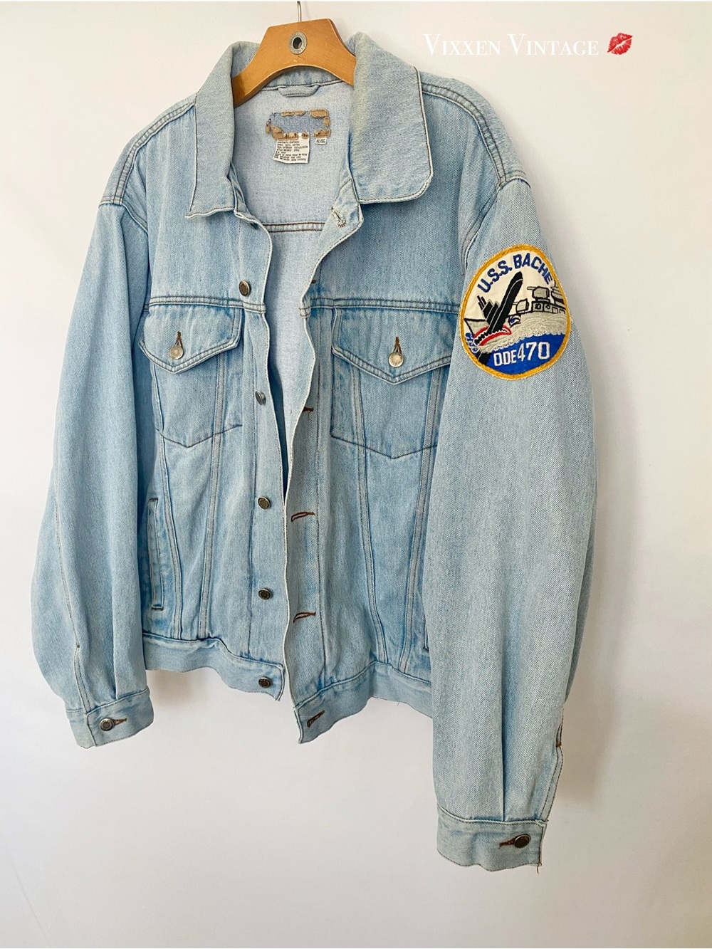 VINTAGE 1980'S WRANGLER HERO 'U.S.S. BACHE DDE-470' DENIM JACKET IN LIGHT WASH
